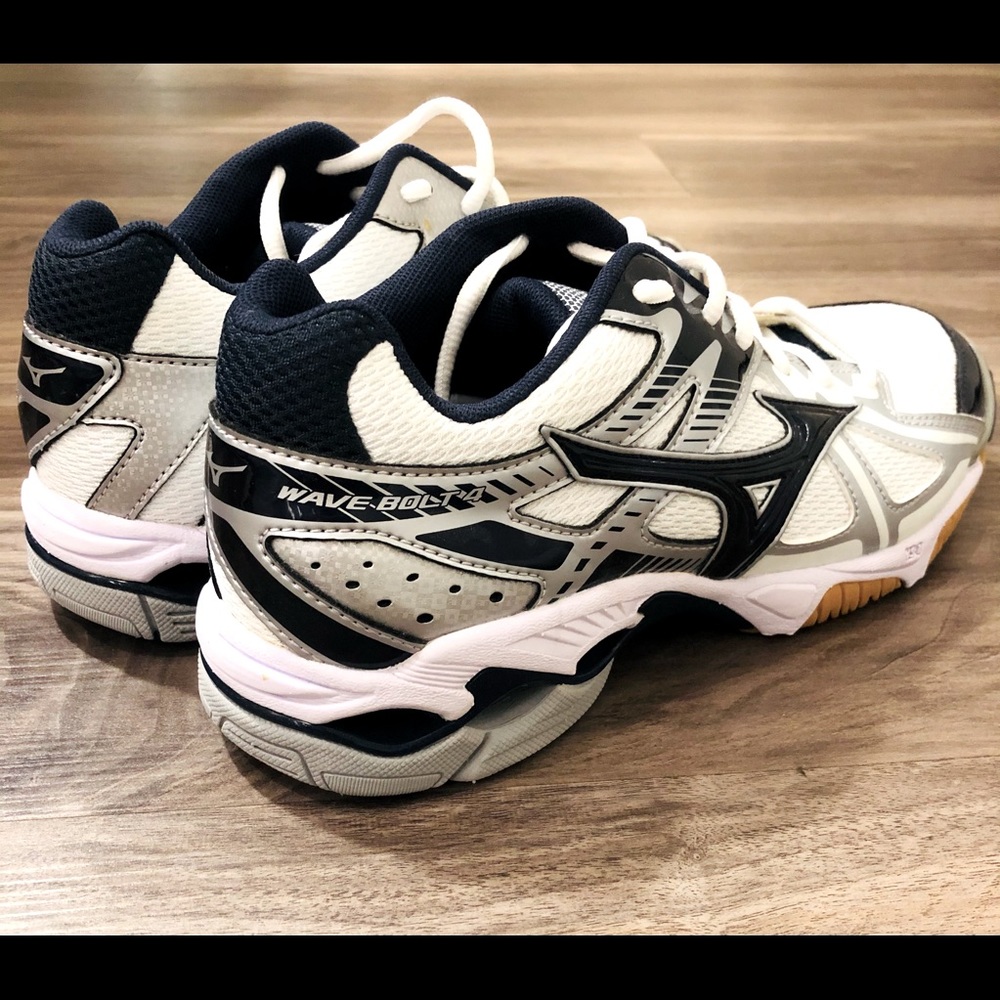 Women’s Mizuno Wave Bolt 4 Volleyball Sneaker